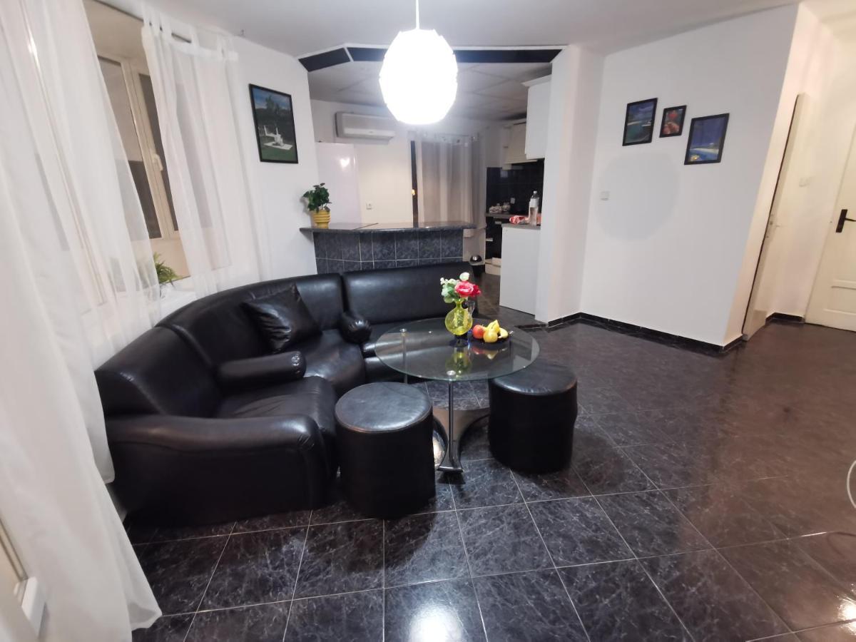 Maisonette In The Center Of Varna Two Bedrooms Free Parking 외부 사진