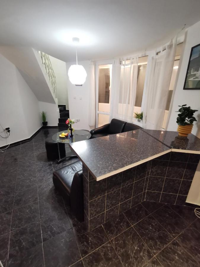 Maisonette In The Center Of Varna Two Bedrooms Free Parking 외부 사진